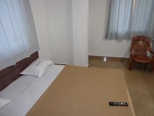 Oyo 36211 Hotel Padma Palace Ujjain Eksteriør bilde
